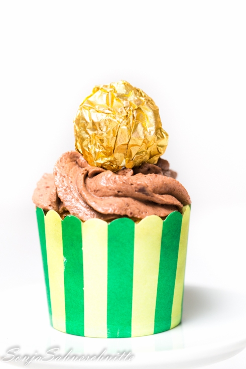Froschkönig-Cupcakes aka Schokoladen-Rocher-Cupcakes - -The Frog Prince--Cupcakes aka chocolate Rocher praline cupcakes- Süße Sachen selber machen-3